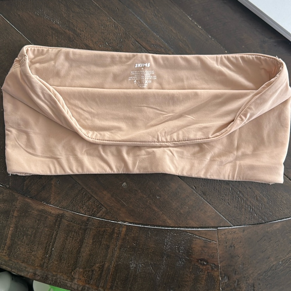 SKIMS Bandeau Bra worn 1x size medium